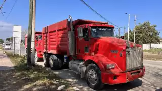 Volqueteros en Chetumal denuncian unidades piratas en trabajos del Tren Maya