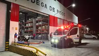 El hombre fue trasladado al hospital para brindarle atención médica