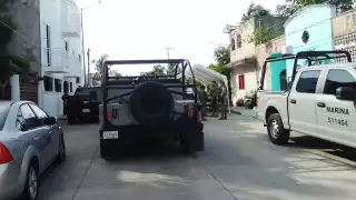 Agentes de la Policía Quintana Roo y Marina se mantiene vigilando el edificio donde está el Consejo Municipal del Ieqroo