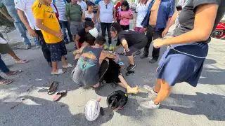 Madre e hija resultan lesionadas tras ser embestidas por una camioneta en la colonia Ejido de Playa del Carmen
