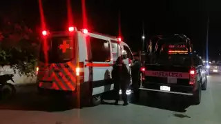 Personas en el lugar quisieron ayudarlo, pero no se dejó y comenzó a insultarles