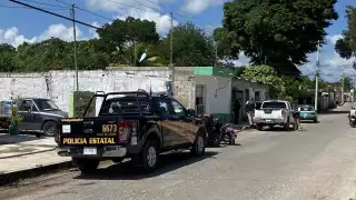 El abuelito murió en el sitio, mientras que su sobrino al querer salvarlo, también recibió un choque