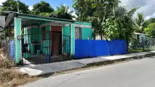 En Escárcega, asaltan a mujer con arma de fuego y le roban su motocicleta