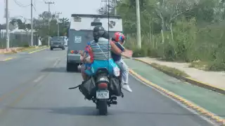 Ya sea por lo barato y lo ágil, familias de Mérida siguen usando motocicletas