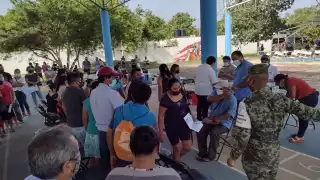 Exhortan a la población de 30-39 años, aprovechar el último día de vacunación