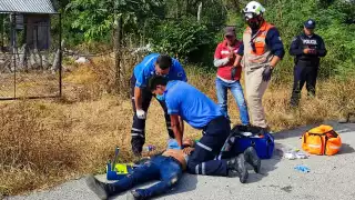 Hombre muere electrocutado tras instalar un poste en Puerto Aventuras
