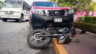 El motociclista logró retirarse antes de ser atropellado