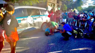 Motociclista y acompañante resultan heridos tras impacto contra un taxi en Playa del Carmen