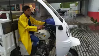 Chubascos y vientos no paralizan movilidad en Ciudad del Carmen