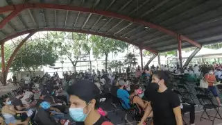 El domo de la Región 96 lució abarrotado de personas de entre 18 y 29 años para ser vacunados contra el COVID en Cancún