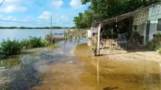 Viviendas en puertos de Yucatán registran daños tras el desborde de la ría