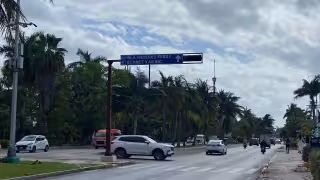 Más de 20 semáforos sin funcionar en la zona hotelera de Cancún ponen en riesgo a peatones