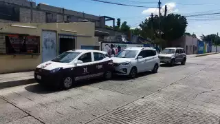 Carambola en Ciudad del Carmen deja tres vehículos dañados