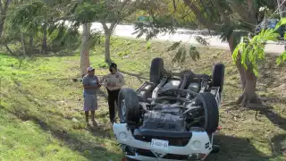 Al lugar llegaron elementos de la Secretaría de Seguridad Pública para auxiliar a los tripulantes