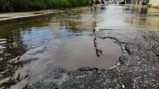 Enorme bache pone en riesgo a automovilistas de Ciudad del Carmen