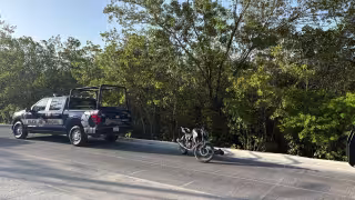 Motociclista es herido por arma de fuego durante presunto intento de asalto en la SM 77 de Cancún