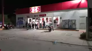 Agresión a cajera de Oxxo en Escárcega moviliza a policías