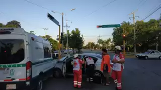 Los vehículos quedaron atravesados en el cruce de las mencionadas avenidas