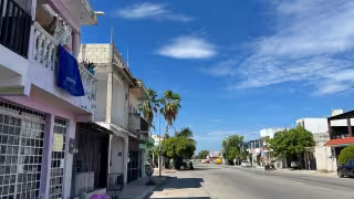 Piden generar empleos formales y facilitar emprendimiento para combatir la pobreza en Riviera Maya