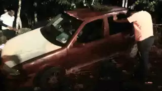 Un automóvil terminó fuera de la carretera rumbo a Kantunilkín cuando su conductor se dormitó