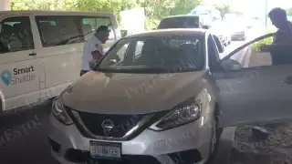 El trabajador del Aeropuerto Internacional de Cancún logró ser auxiliado por otros automovilistas en el Boulevard Luis Donaldo Colosio