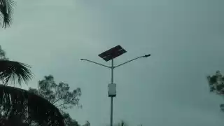 Los ciudadanos indicaron que la falta de luz incentiva la delincuencia en la zona Foto: Irene Barradas