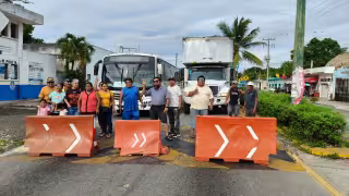 Apagones en Nuevo Xcán provocan bloqueo en la carretera federal Cancún-Mérida