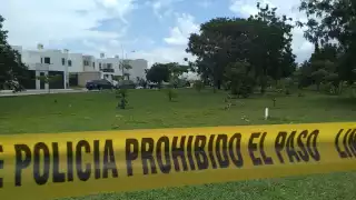 Versiones indica que el presunto asesino dio muerte a la mujer y al salir huyendo el policía motorizado lo detuvo