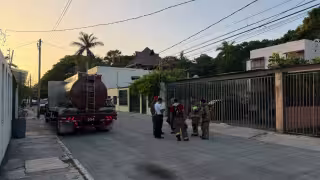 Flamazo por acumulación de gas moviliza a los cuerpos de emergencia en la Supermanzana 24 de Cancún
