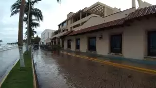 El ciclçon tropical se encuentra al sureste de Cozumel. Foto: Gabriel Aguilar