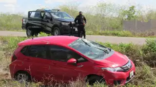 Al lugar arribaron elementos de la Secretaría de Seguridad Pública para auxiliar al conductor