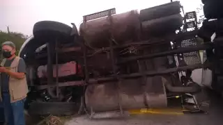 Al lugar arribaron elementos de la Guardia Nacional para supervisar si hay heridos