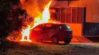 Vehículo arde por un corto circuito en Peto, Yucatán
