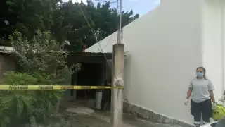 La persona vivía sola; el lunes la vieron ingerir bebidas embriagantes y no volvió a salir, lo que pareció extraño a las personas