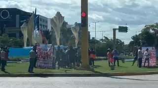 Los habitantes del fraccionamiento Paseo Kuzamil recriminaron que la inmobiliaria no cumple como lo que les prometió al momento de la compra de las casas