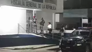 Detienen a traficante con seis migrantes cubanos en Candelaria