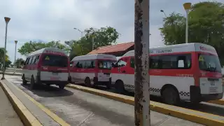 Limitada operación de transporte público afecta a usuarios de Ciudad del Carmen