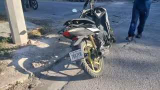 Menor de 13 años provoca choque entre motocicletas en Escárcega