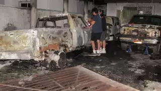 El dueño de la vivienda había adquirido un vehículo esa misma mañana, mismo que aparentemente causó el incendio
