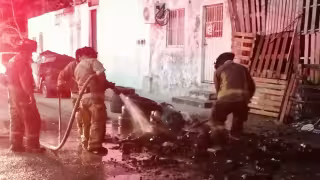 Incendio provocado por pepenadores se sale de control en la Supermanzana 64 de Cancún