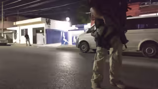 Las autoridades aseguraron algunos objetos al interior del inmueble aunque se desconoce cuáles son Foto: Jazmín Rodríguez