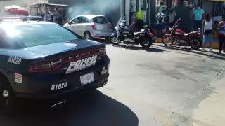 La turista norteamericana permaneció en el lugar del accidente mientras la abuelita era valorada en Playa del Carmen