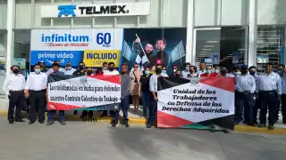 Trabajadores de una telefonía de Ciudad del Carmen se manifestaron este miércoles