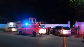 La víctima fue atendida por paramédicos de Chetumal debido a la herida de bala que presentó