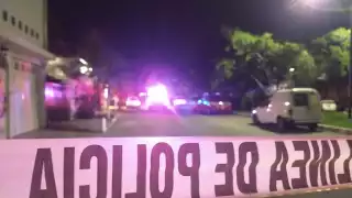 La víctima no sabe si los sujetos ya lo iban siguiendo y esperaron a que bajara de su vehículo para atacarlo