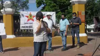 Trabajadores se congregaron frente al Palacio Municipal