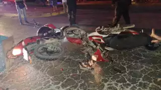 Dos lesionados en choque de motocicletas en Escárcega, Campeche