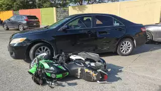 El auto presentó sólo daños materiales