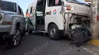 Entre los pasajeros de la combi iban cuatro menores de edad
