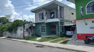 Roban motocicleta Italika del interior de un garage en Escárcega durante la madrugada   